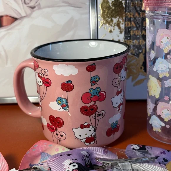 Hello Kitty Bundle - Picture 4 of 7